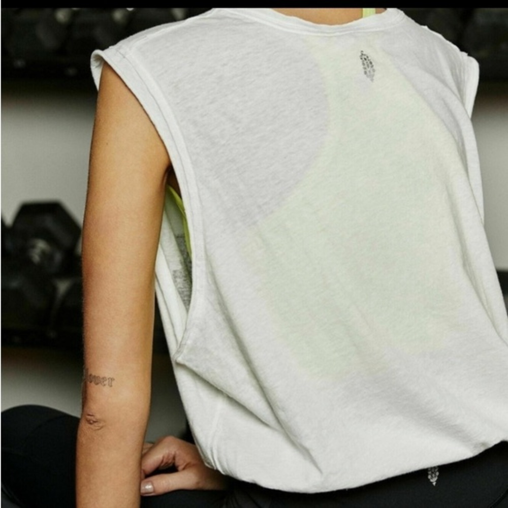 Free People Movement Heat Muscle Tee White Sleeveless Graphic Top Size Medium - Picture 2 of 7